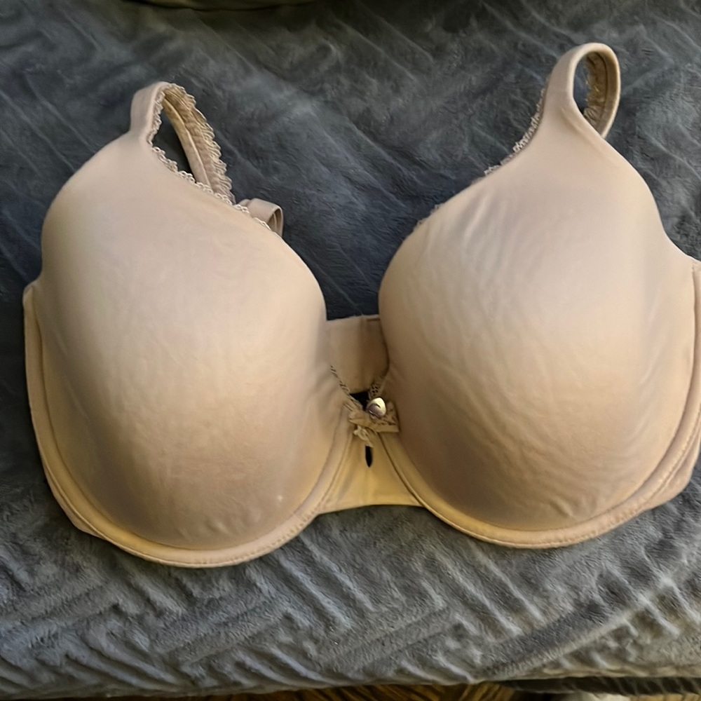 Victoria Secret Beige Bra 32DDD